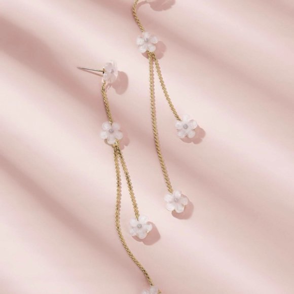 🌸Dainty Flower Dangles🌸 - Picture 3 of 6